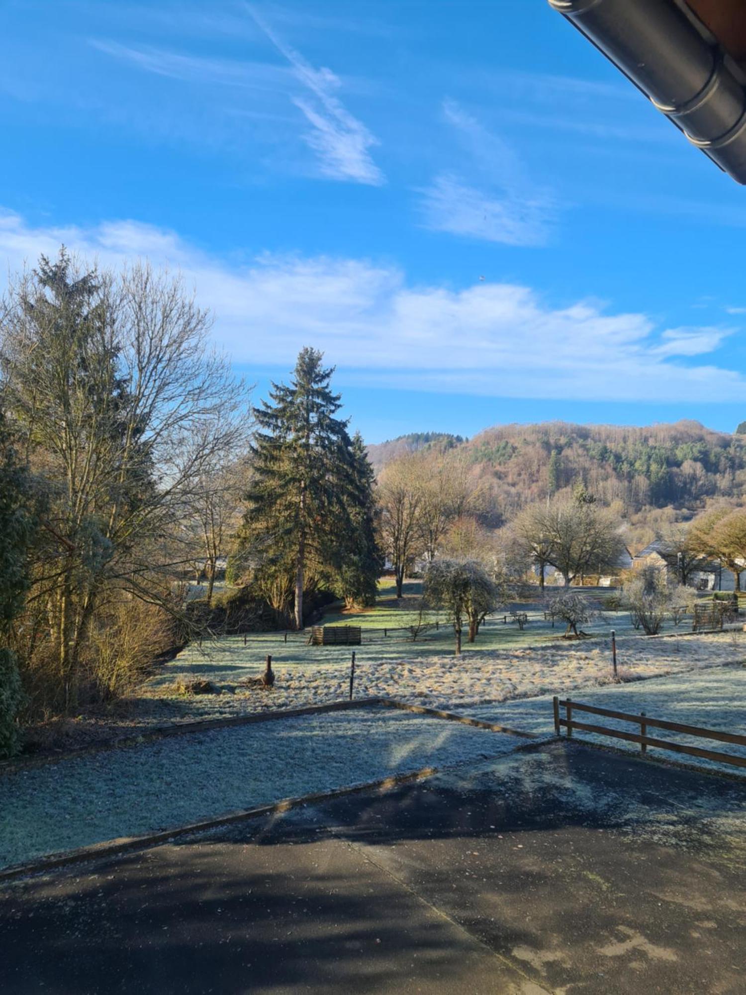 Ferienwohnung Burgblick Pelm Exterior foto